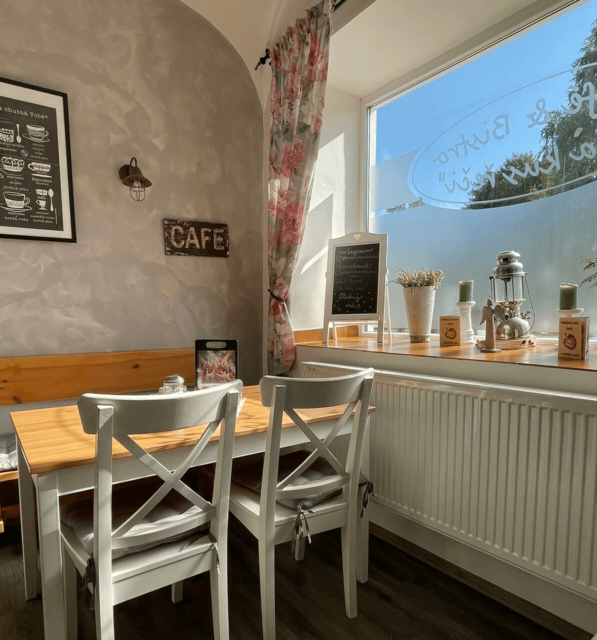 Cafe & Bistro"Na kus řeči"